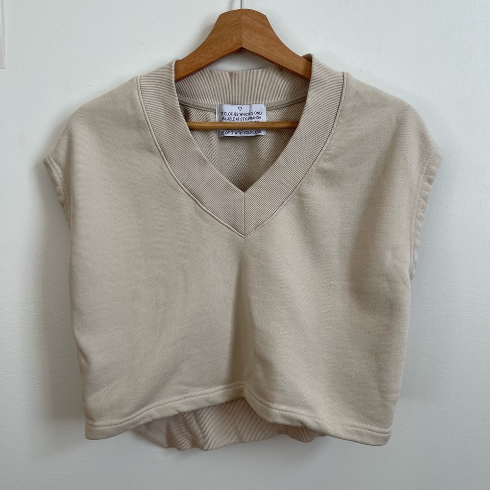 Stylenanda Cropped Sweater Vest
